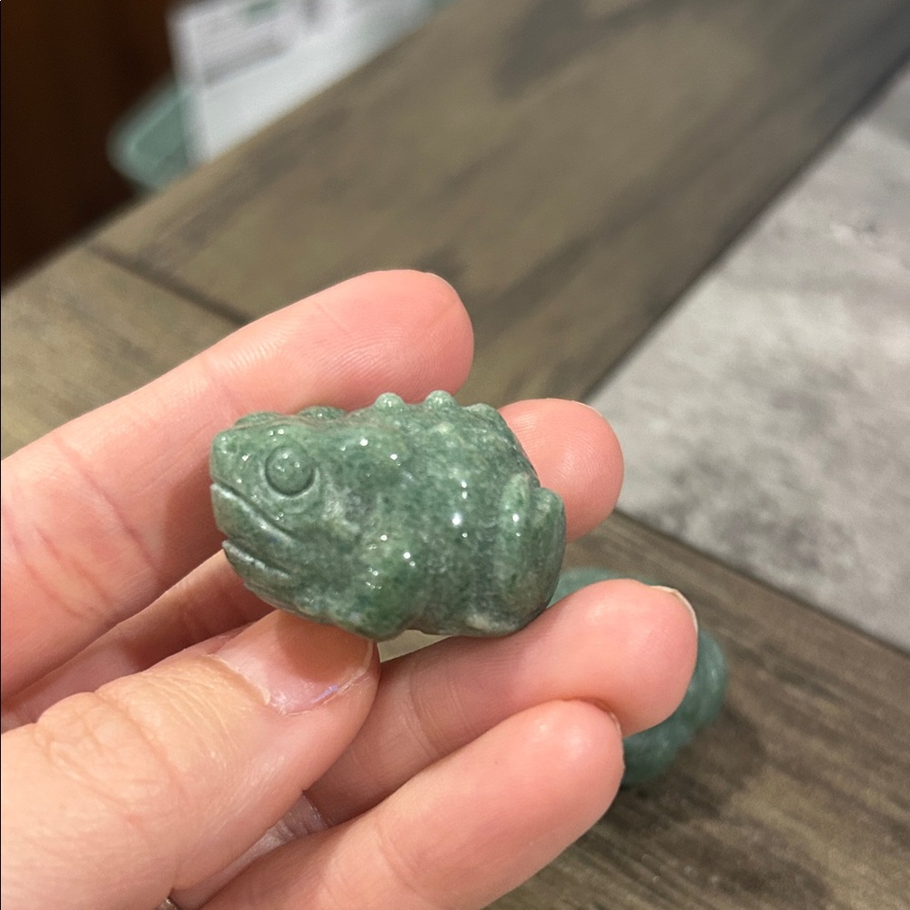 Green Aventurine Toad Figurine - Picture 7 of 13